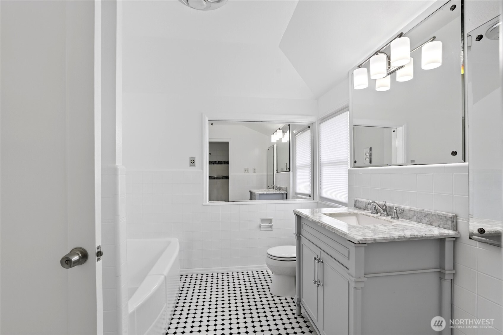 346 Lawrence Street Property Photo 22