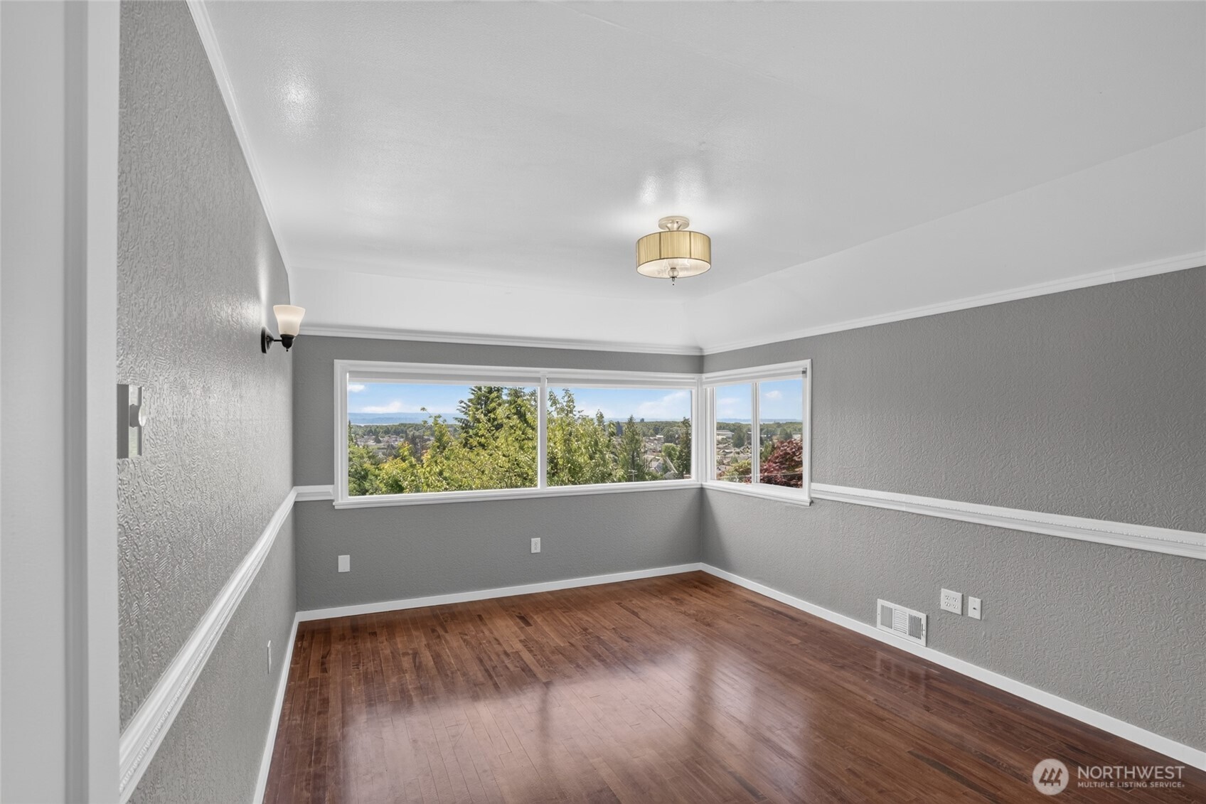 346 Lawrence Street Property Photo 25