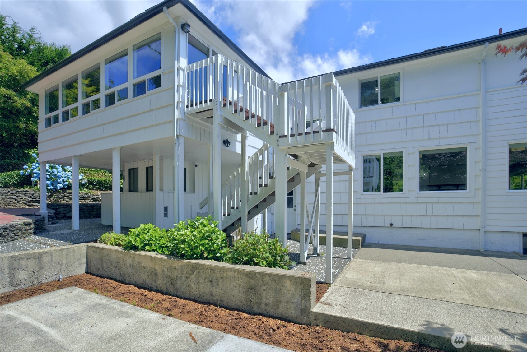 346 Lawrence Street Property Photo 34