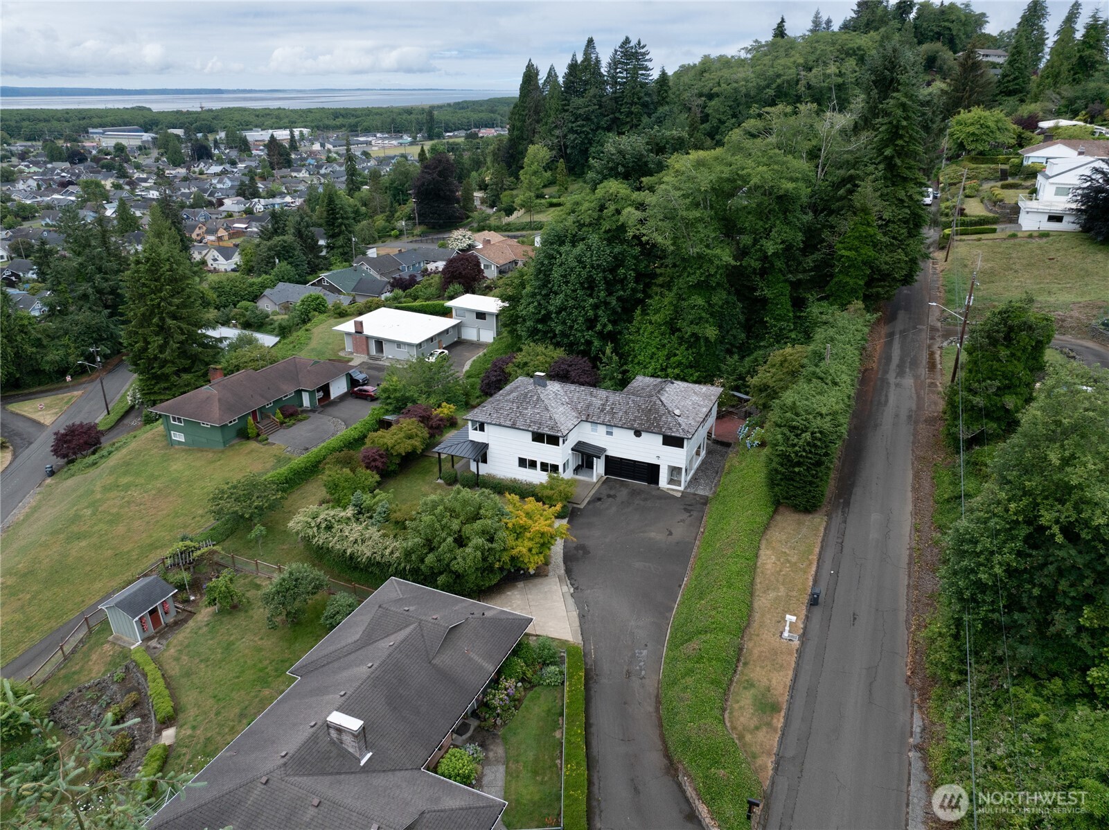 346 Lawrence Street Property Photo 38
