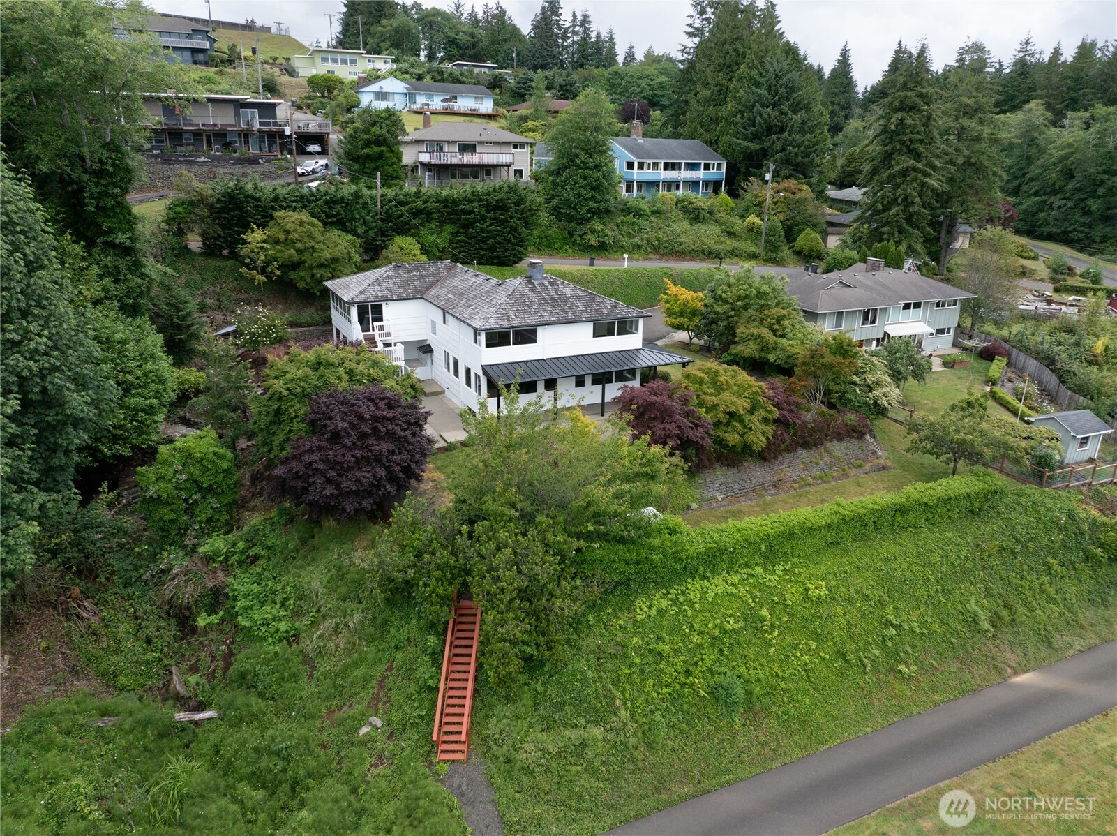 346 Lawrence Street Property Photo 40