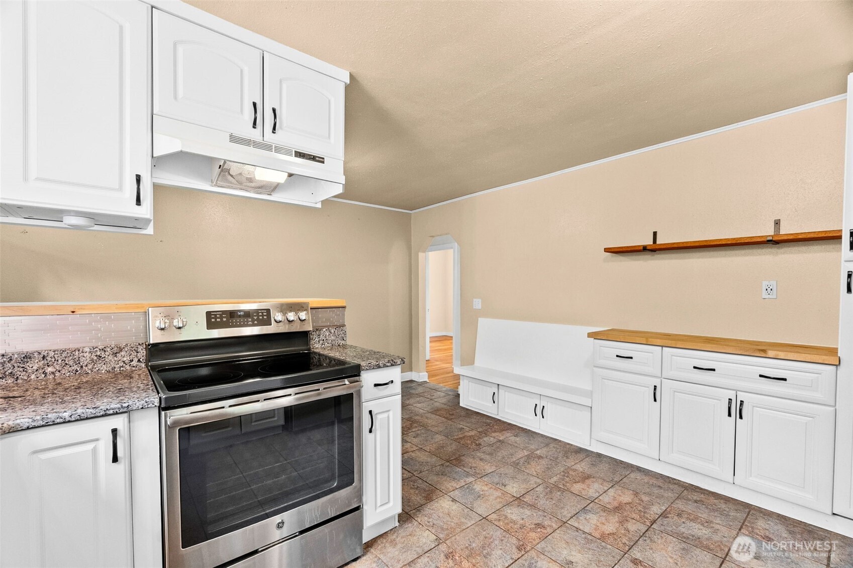 504 G Street Property Photo 8