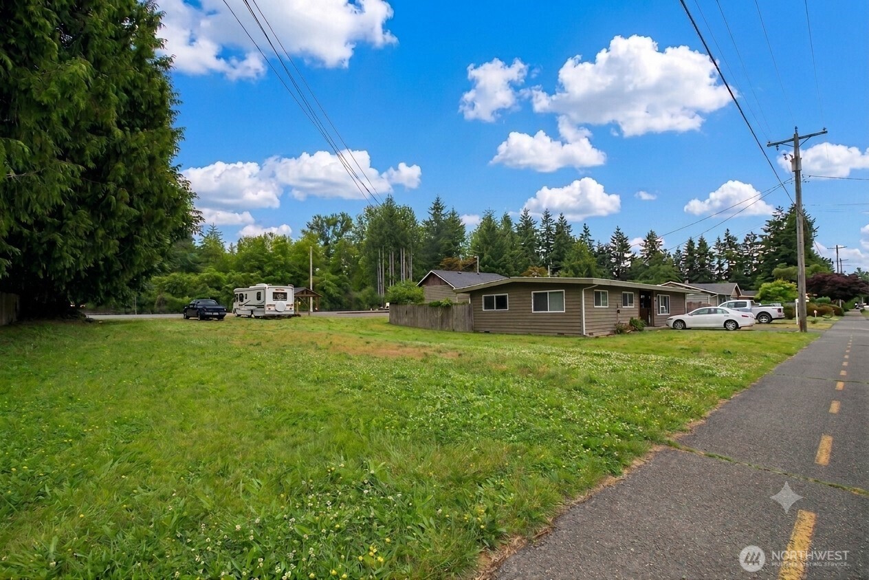 31503 Us 2 Property Photo 4