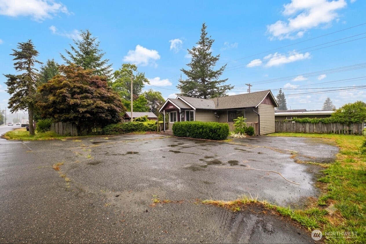 31503 Us 2 Property Photo 5