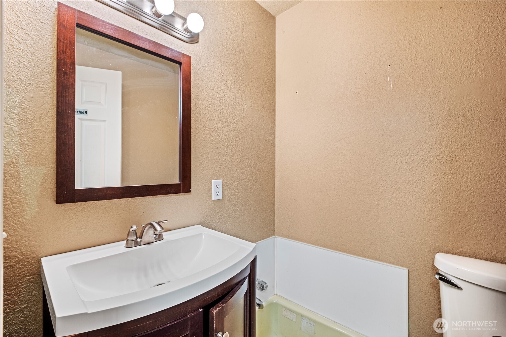 31503 Us 2 Property Photo 14
