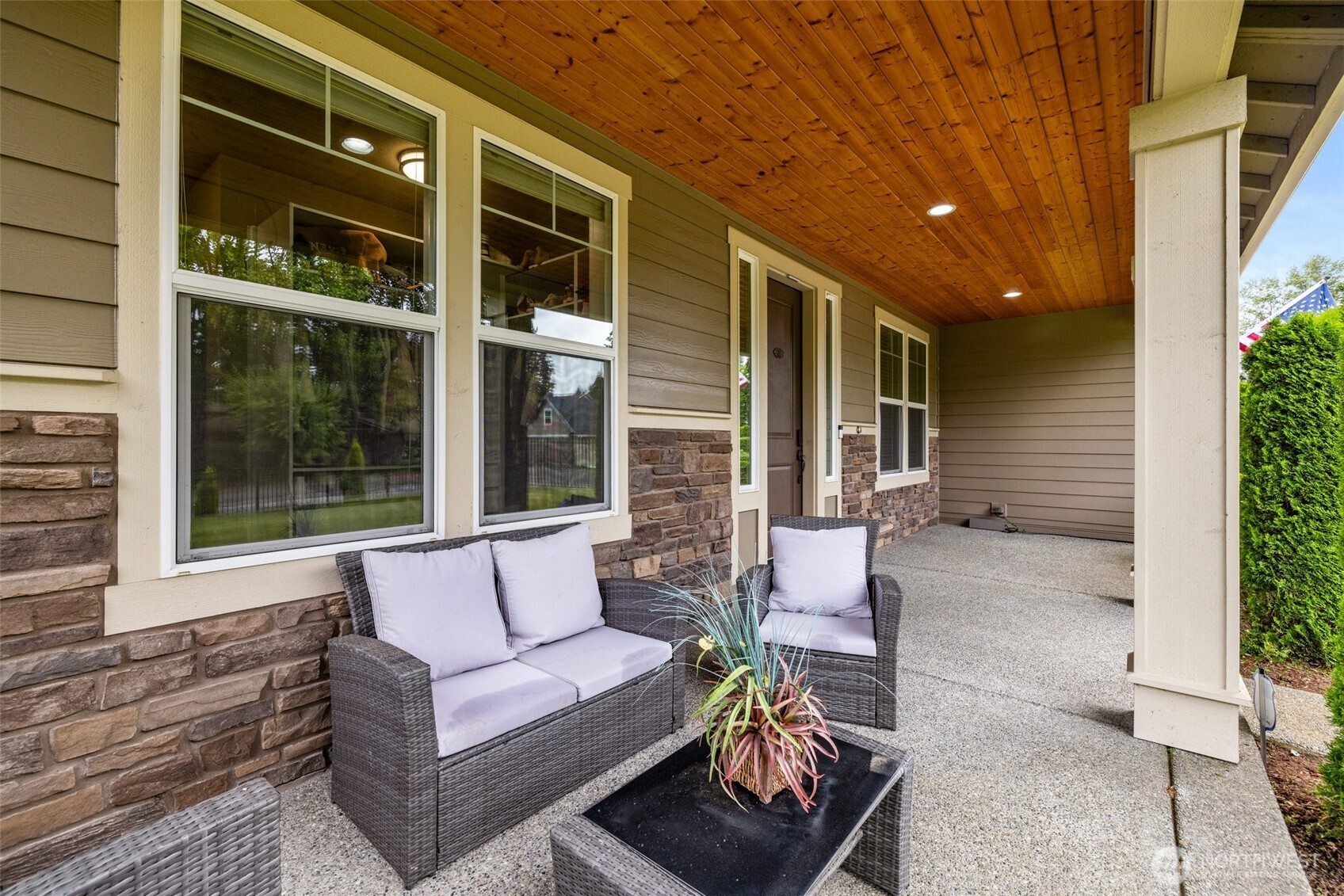 7018 100th Street Property Photo 5