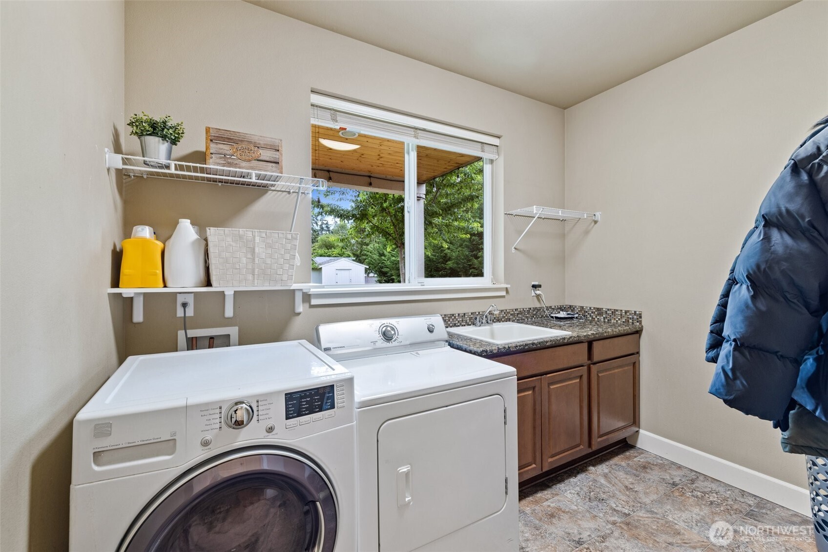 7018 100th Street Property Photo 22
