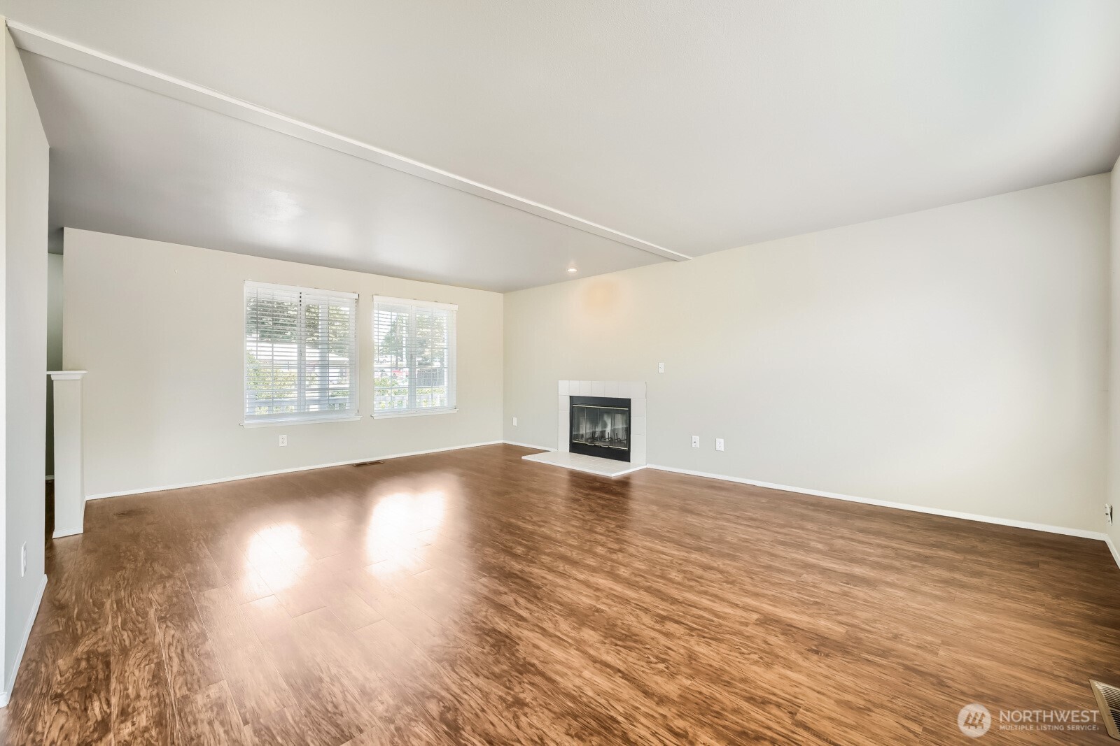 4206 N Pearl Street Property Photo 4