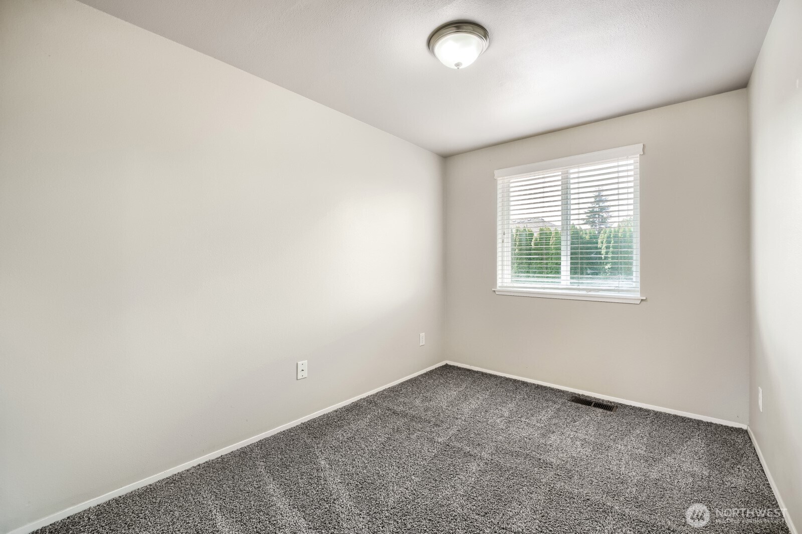 4206 N Pearl Street Property Photo 17