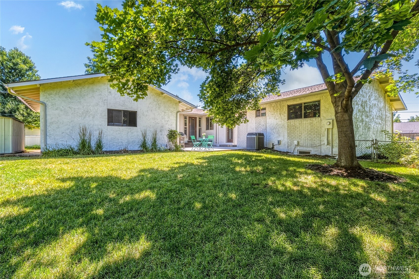 885 E Tietan Property Photo 36