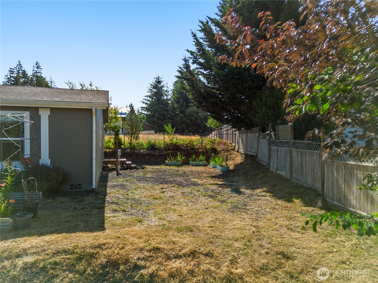 121 E Aspen Place Property Photo 6