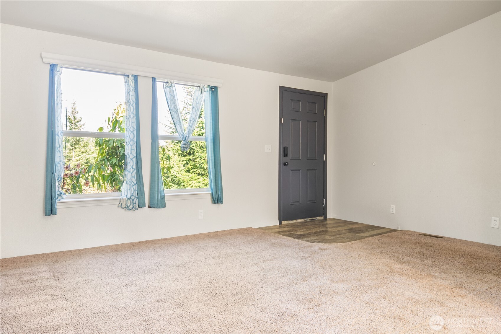 121 E Aspen Place Property Photo 7