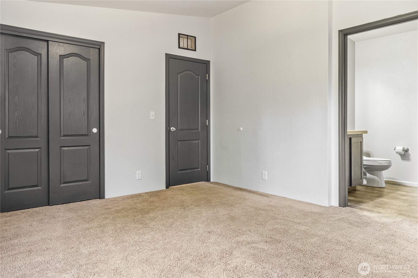 121 E Aspen Place Property Photo 17