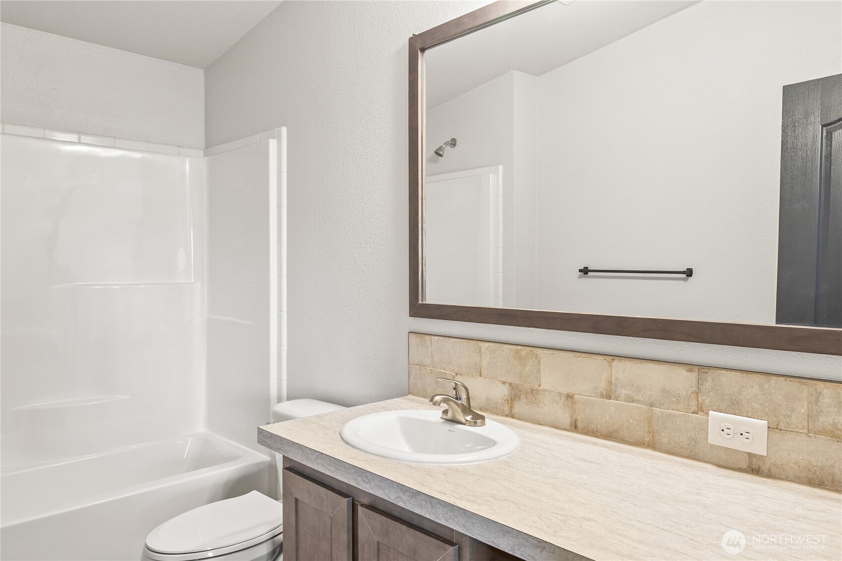 121 E Aspen Place Property Photo 20