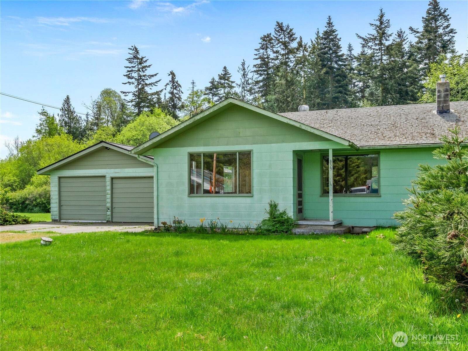 839 49th Street Property Photo 2