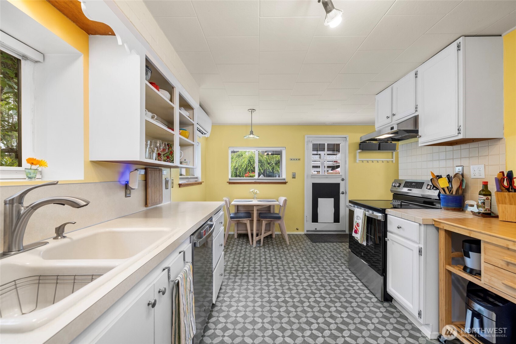 520 4th Street Property Photo 8