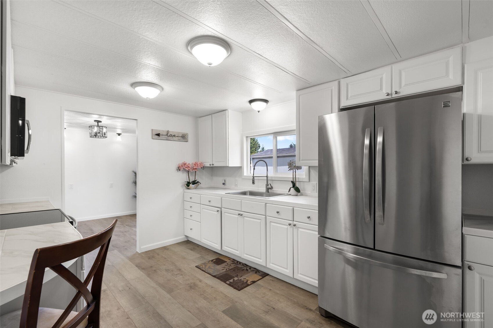 1900 Broadway Avenue 11 Property Photo 8