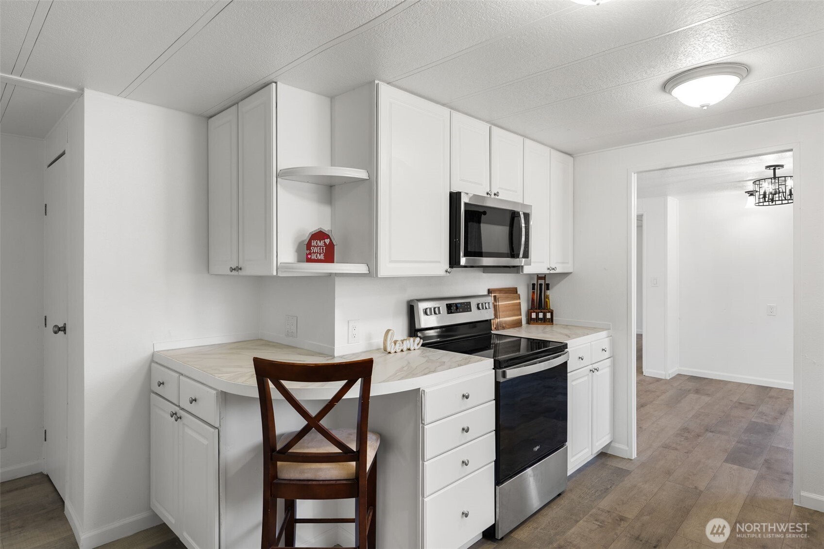 1900 Broadway Avenue 11 Property Photo 11