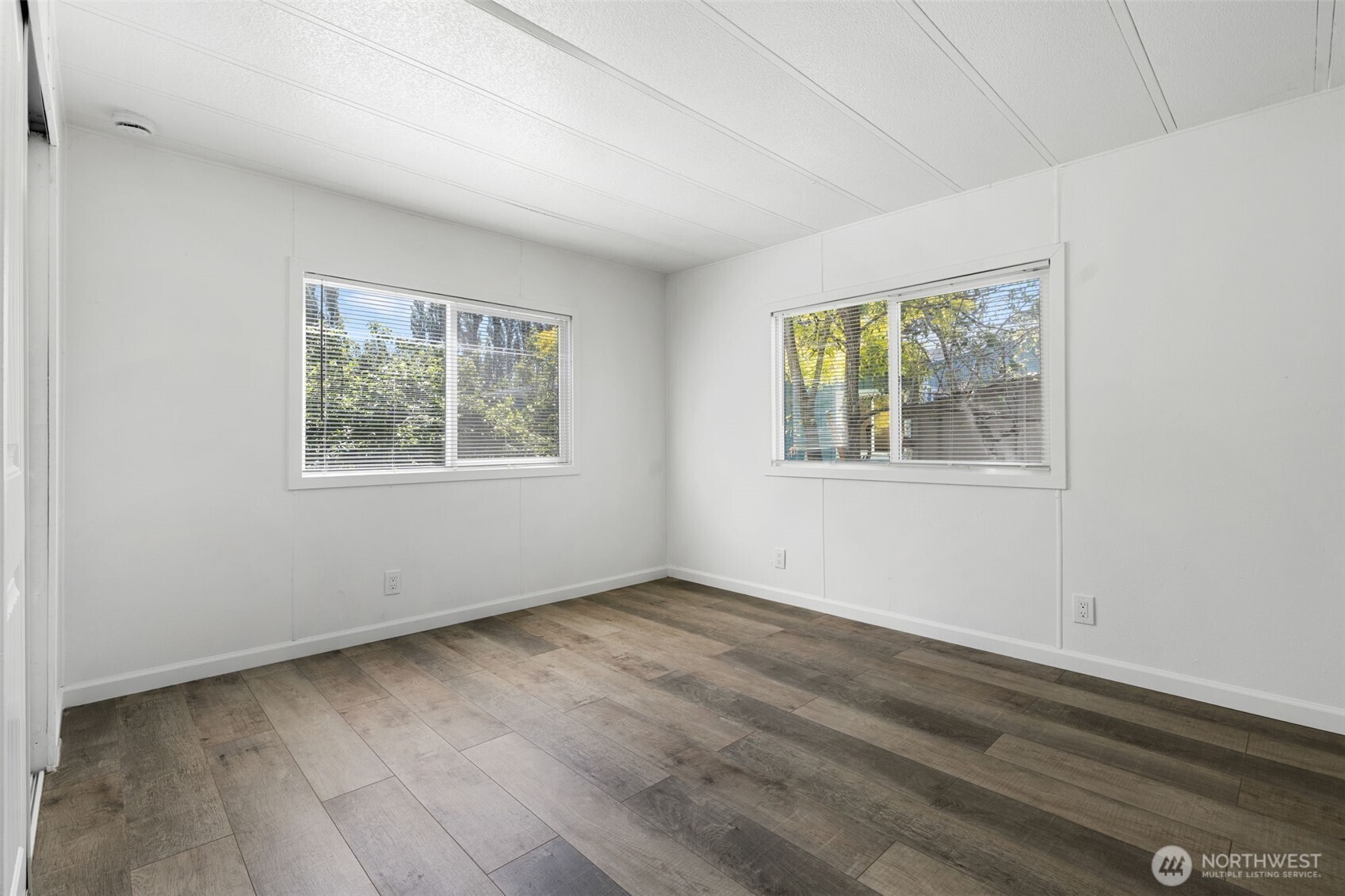 1900 Broadway Avenue 11 Property Photo 19