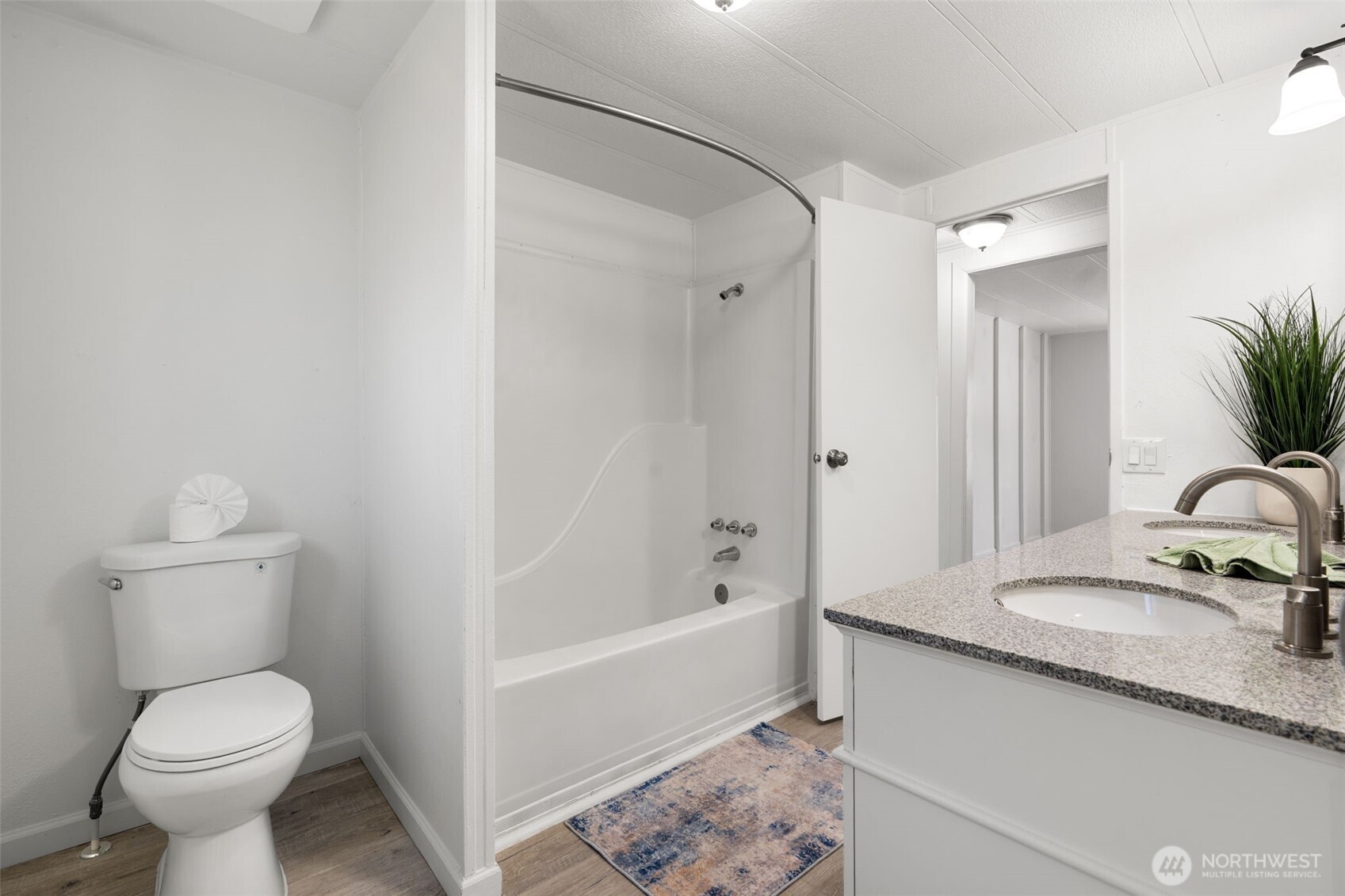 1900 Broadway Avenue 11 Property Photo 21