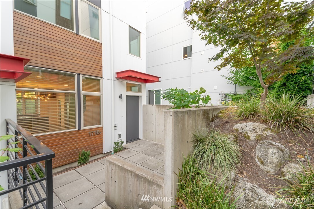 1718 27th Avenue A Property Photo 1