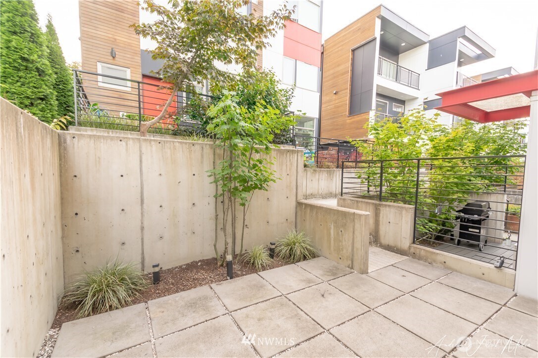 1718 27th Avenue A Property Photo 2