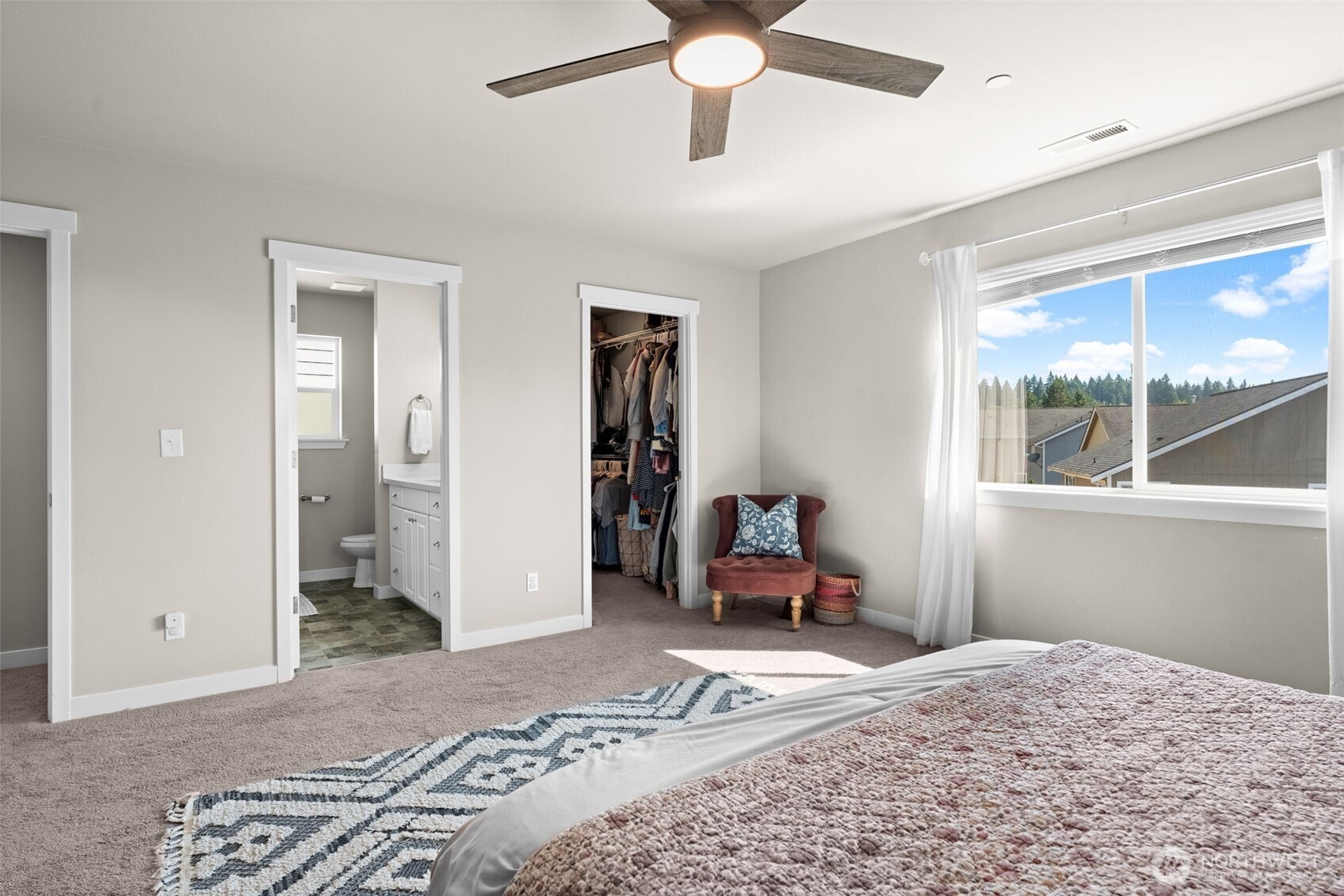 736 Freedom Court Property Photo 21