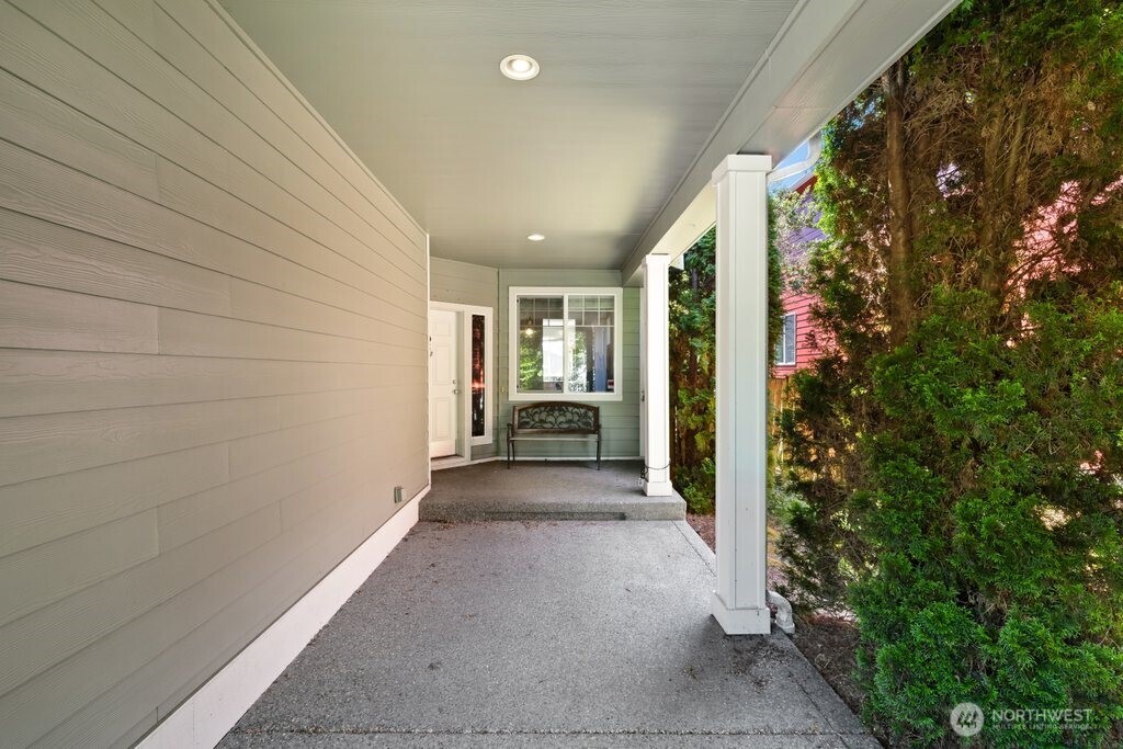 9416 200th Street Property Photo 2