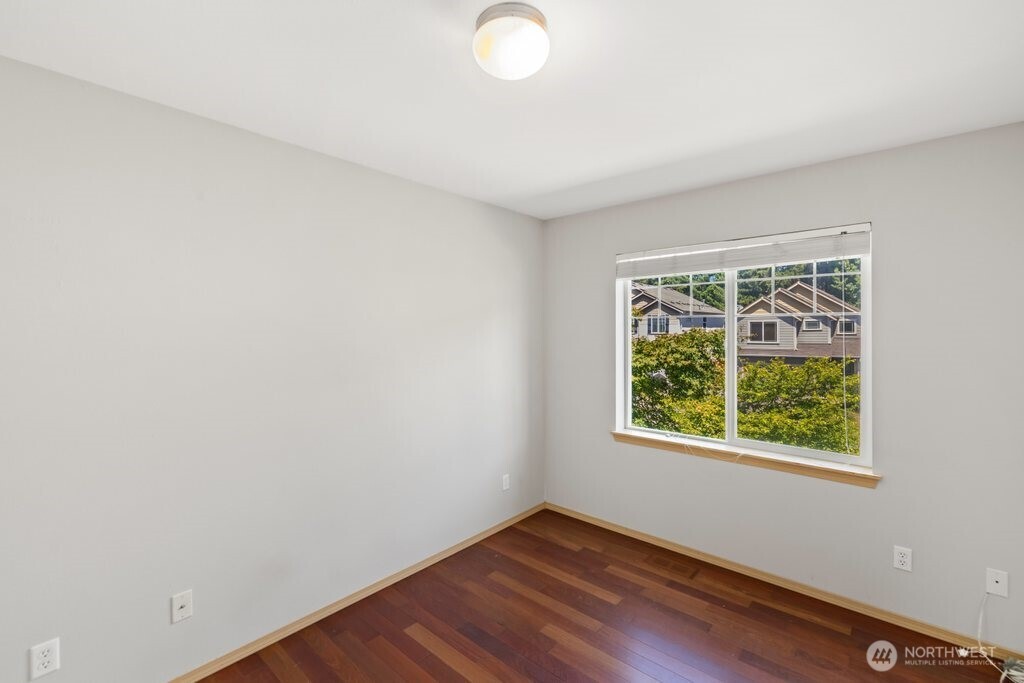9416 200th Street Property Photo 15