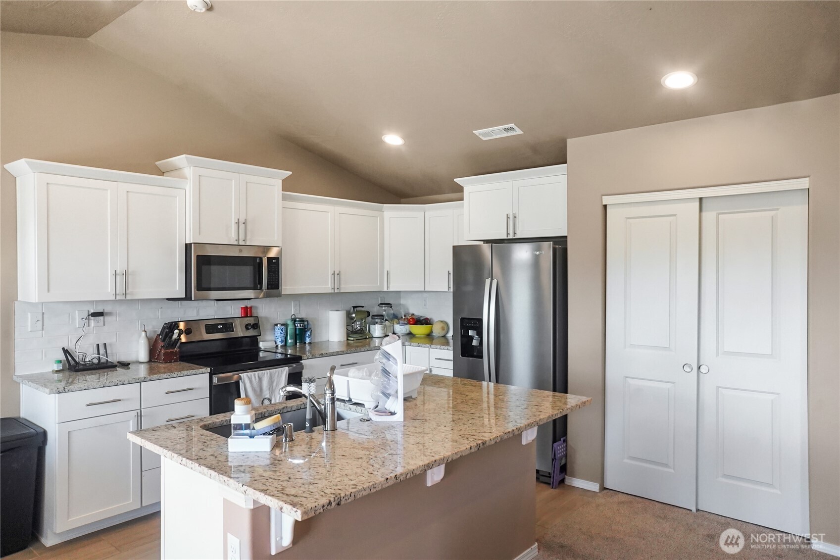 1125 W Sequoia Road Property Photo 2