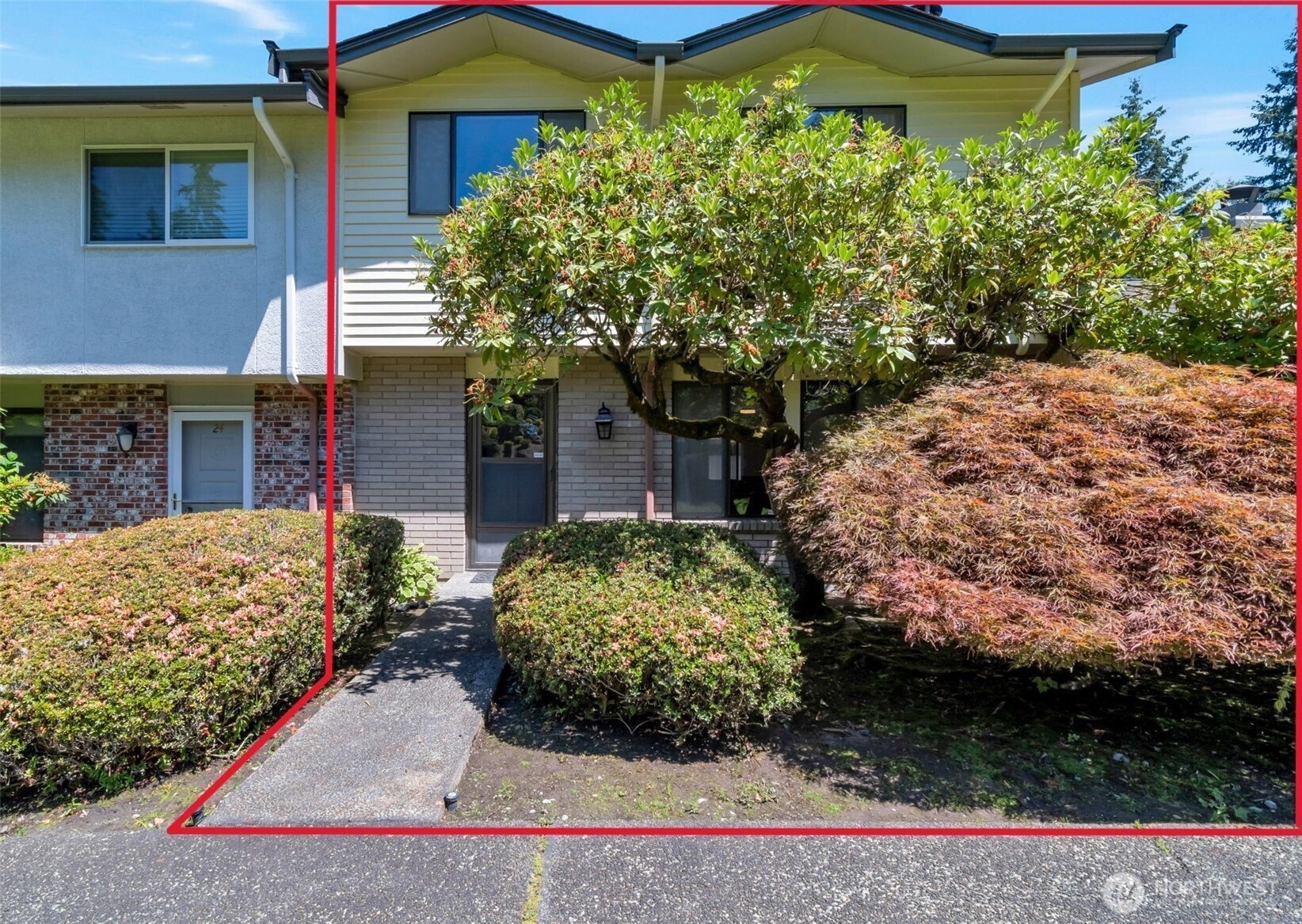 17050 Northup Way 25 Property Photo 4