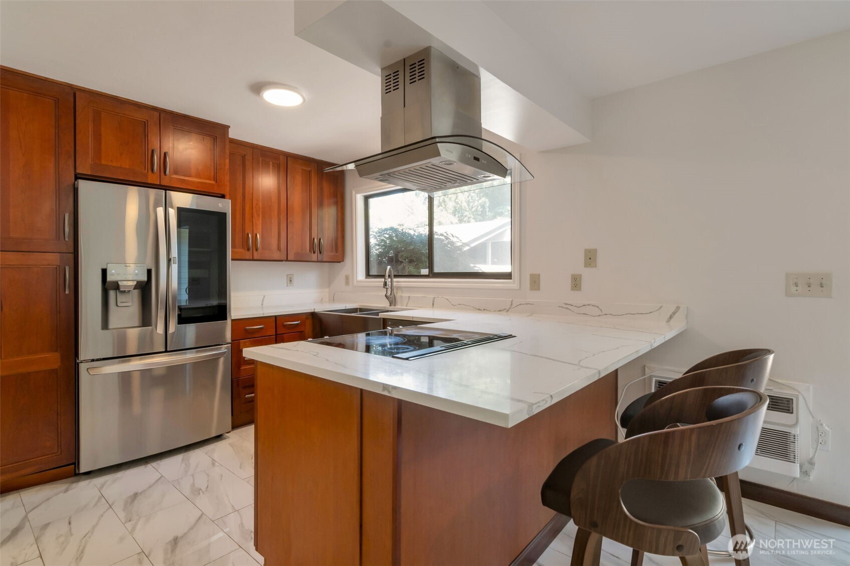 17050 Northup Way 25 Property Photo 8