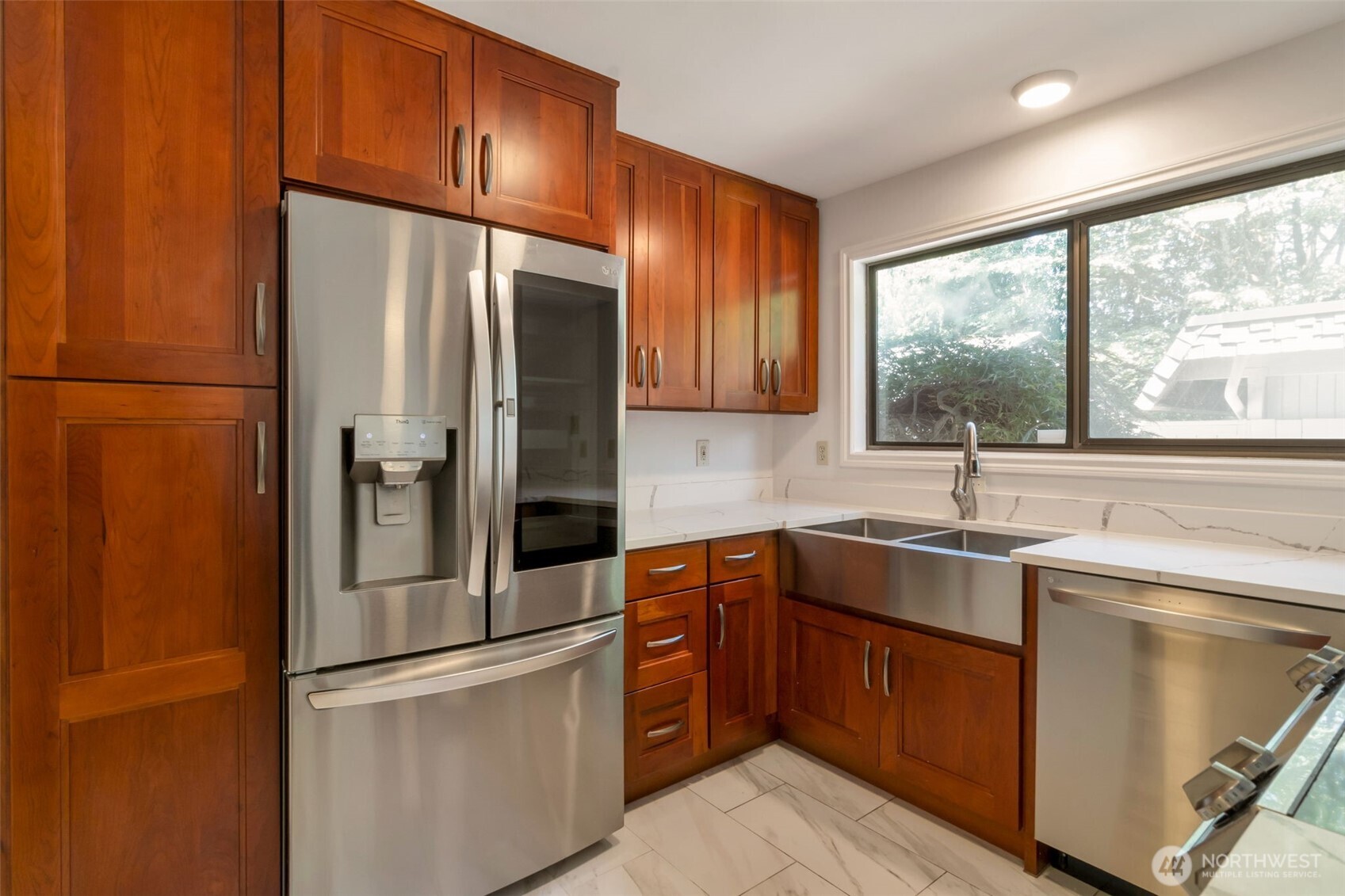 17050 Northup Way 25 Property Photo 9