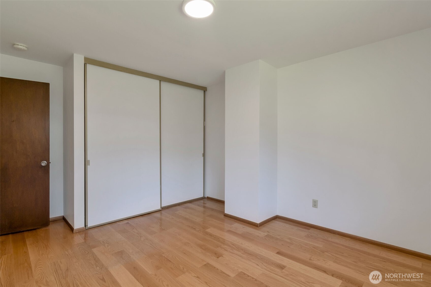 17050 Northup Way 25 Property Photo 20