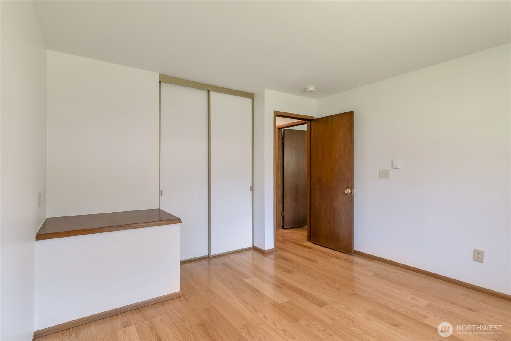 17050 Northup Way 25 Property Photo 22