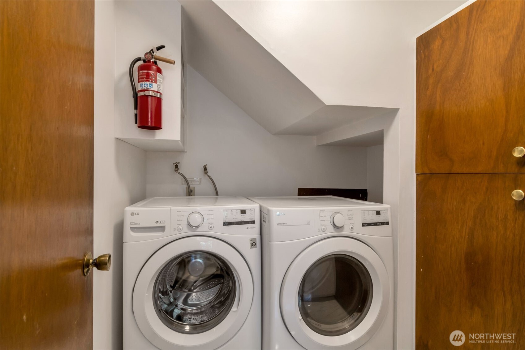 17050 Northup Way 25 Property Photo 24