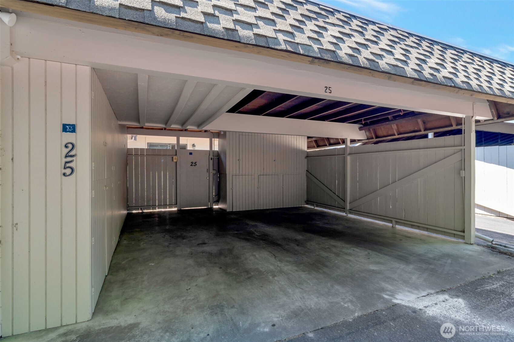17050 Northup Way 25 Property Photo 27