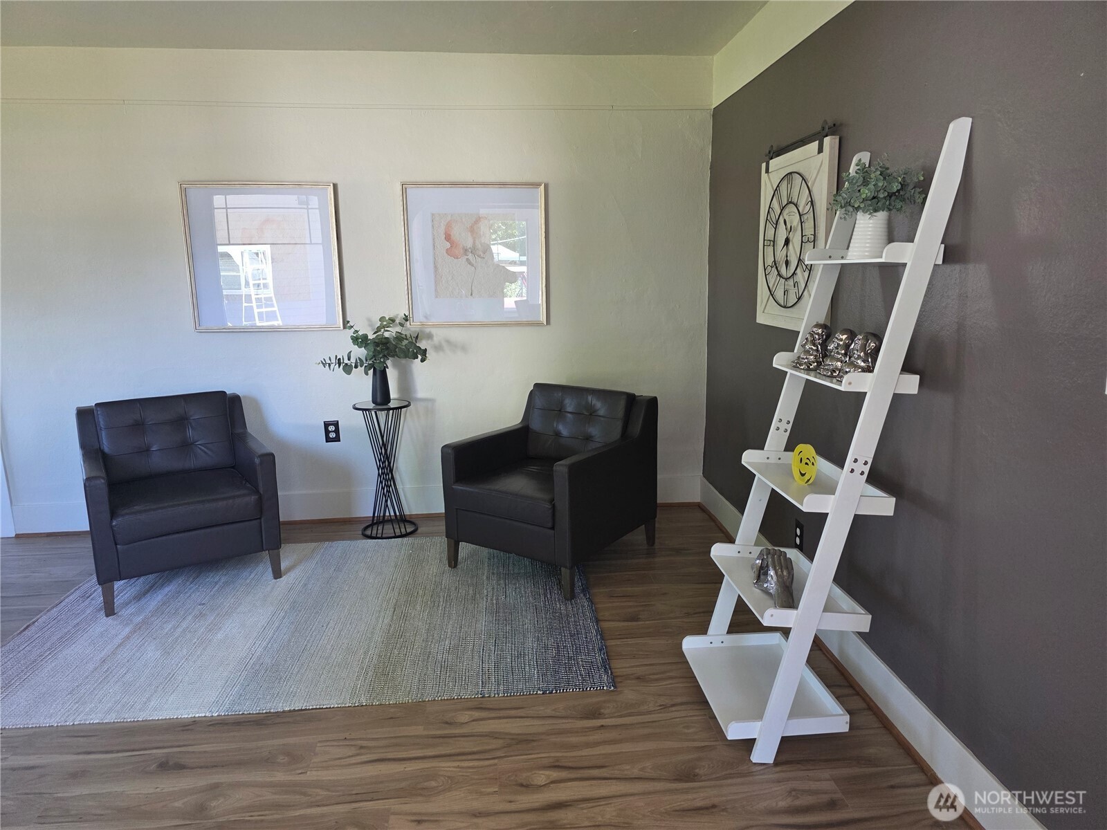 8902 Forest Road Property Photo 3