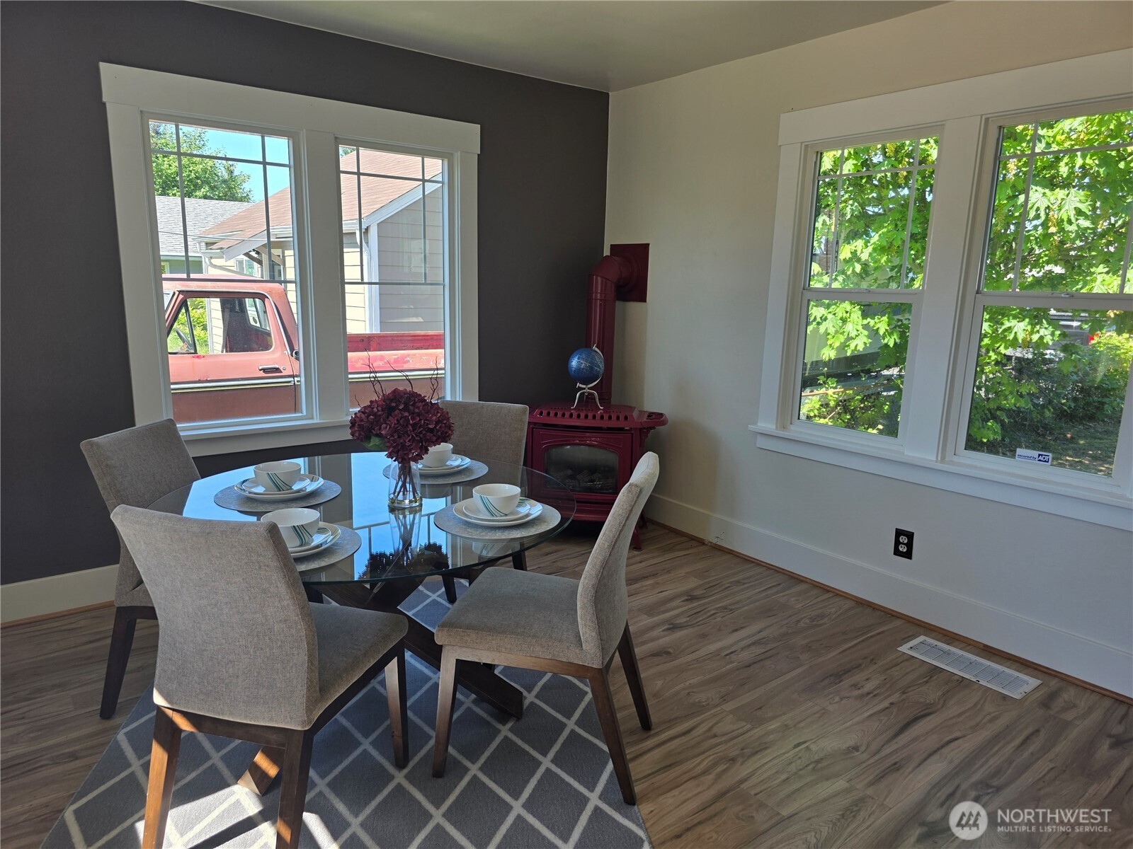 8902 Forest Road Property Photo 4