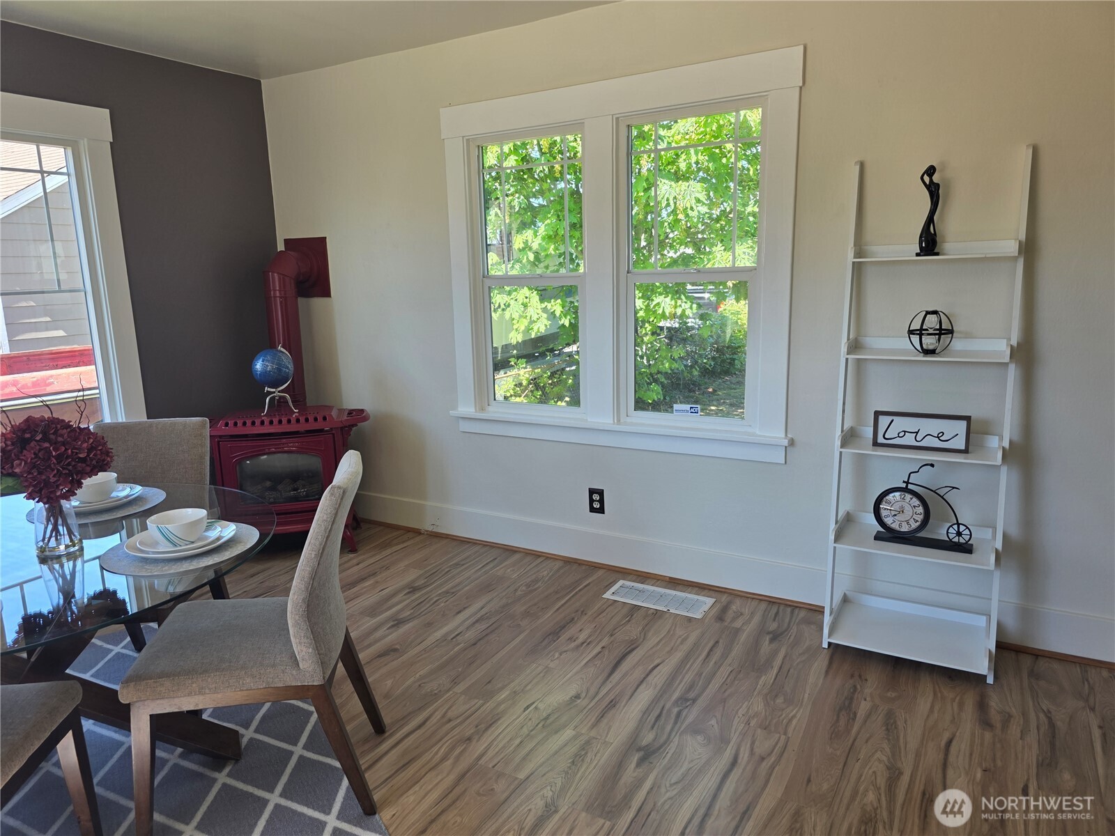 8902 Forest Road Property Photo 6
