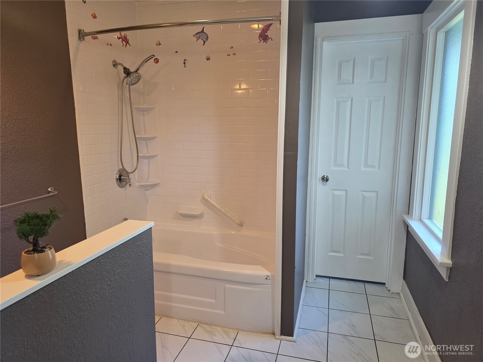 8902 Forest Road Property Photo 12