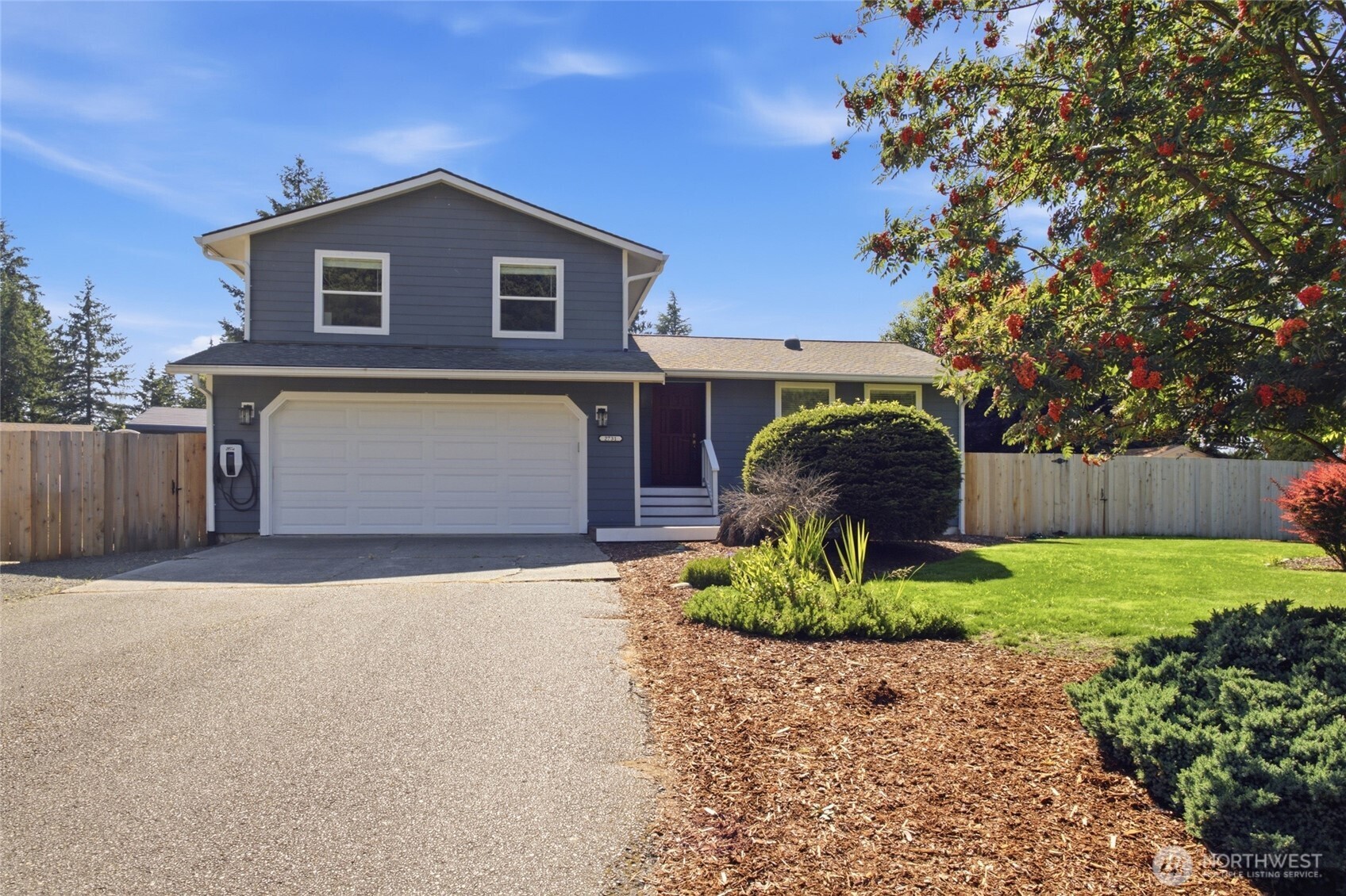 2731 Summerhill Court Property Photo 1
