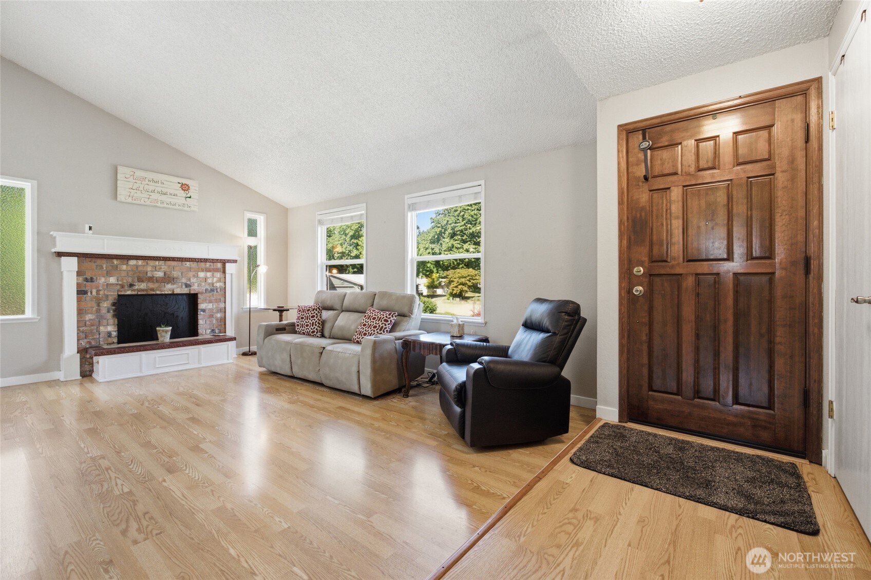 2731 Summerhill Court Property Photo 3