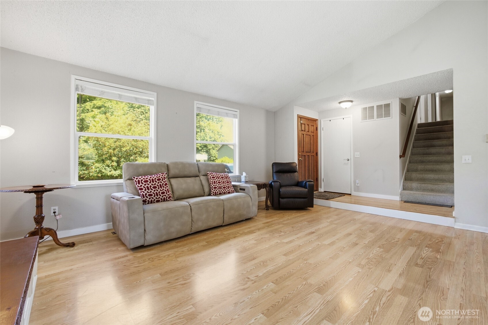2731 Summerhill Court Property Photo 4