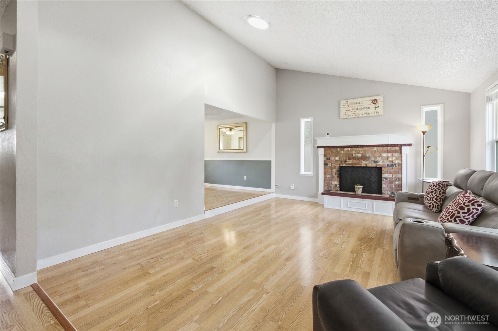2731 Summerhill Court Property Photo 5