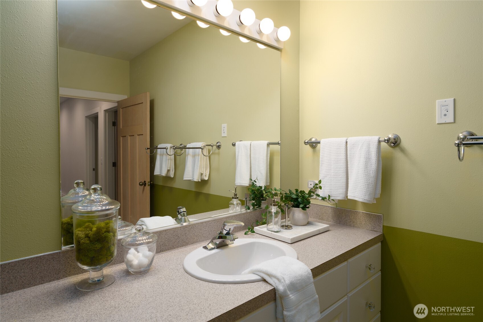 1608 Georgia Place Property Photo 33