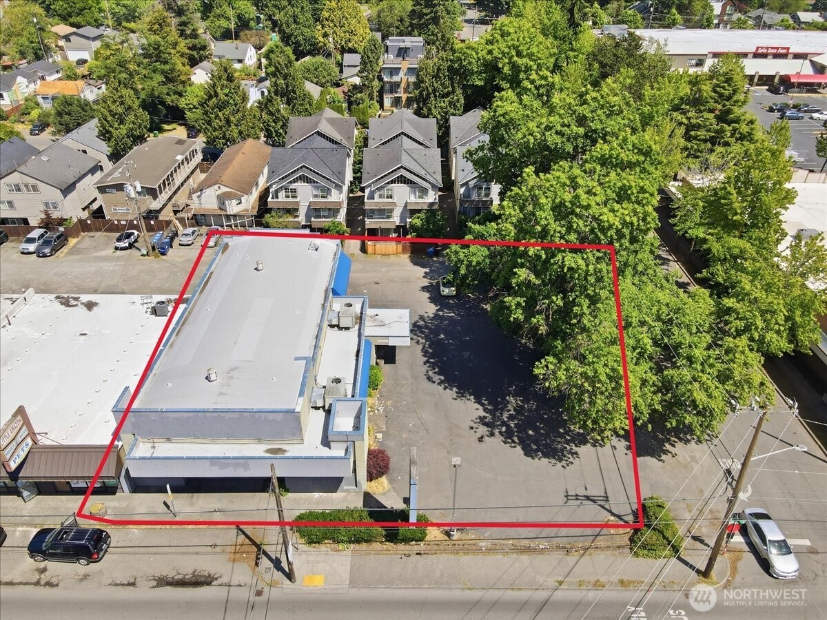 10310 Aurora Avenue Property Photo 25