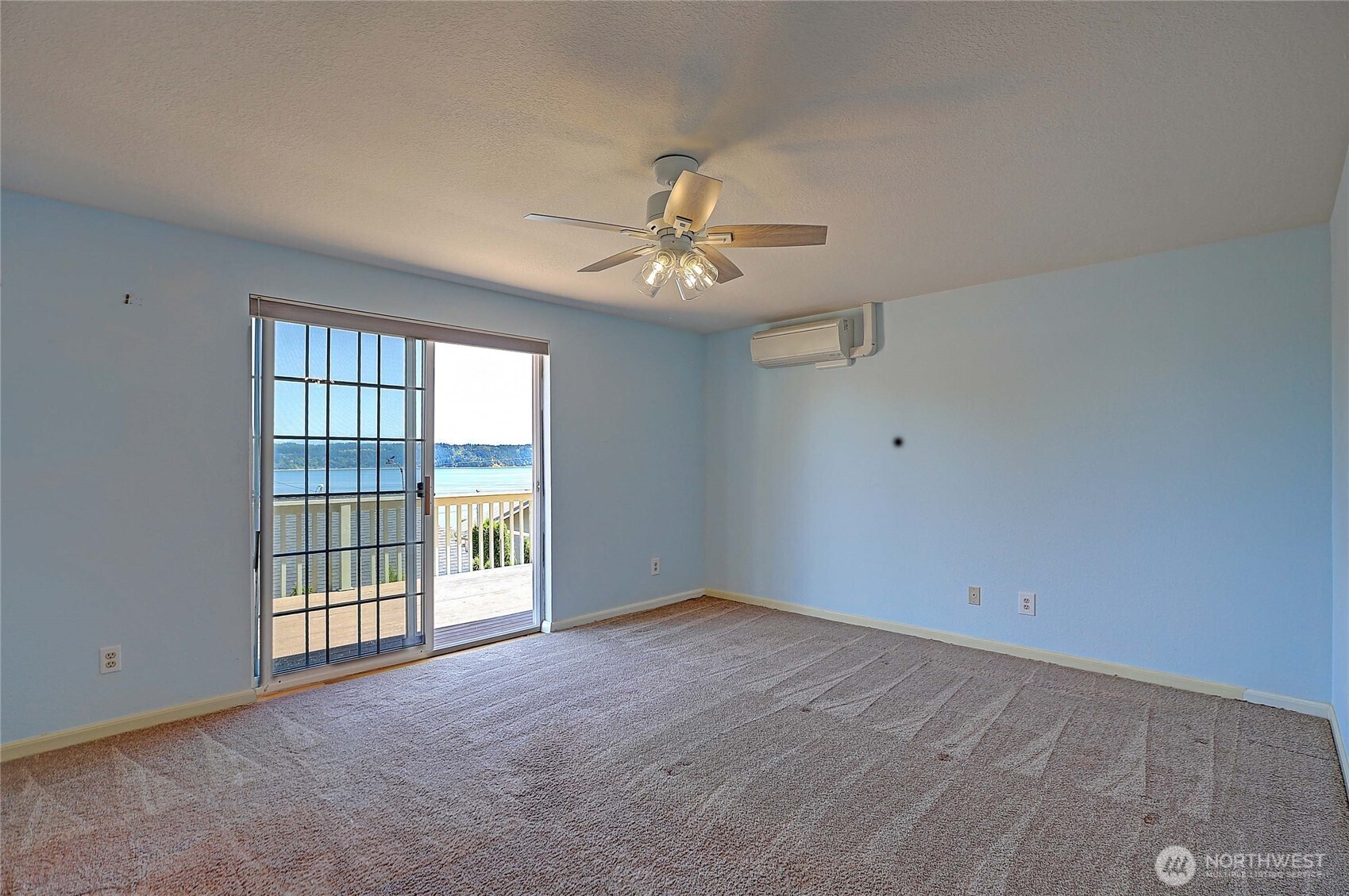 2891 Viewmont Place Property Photo 4