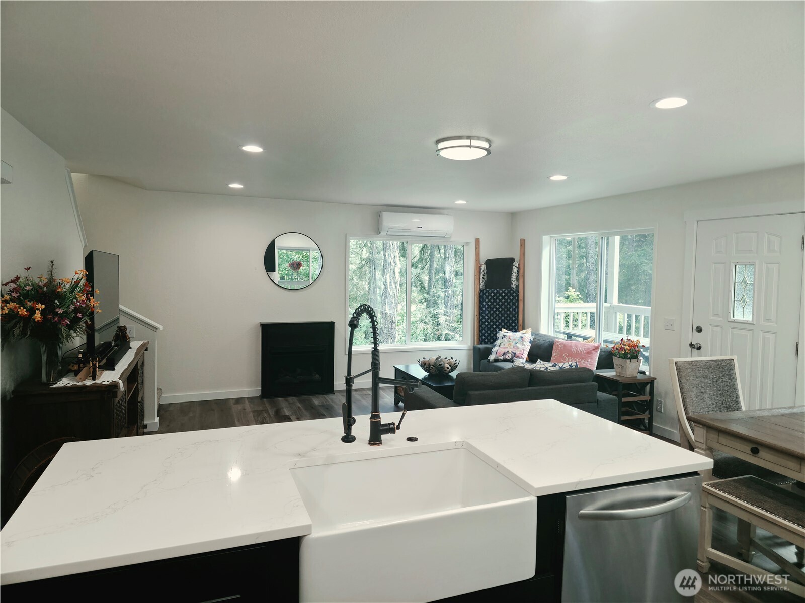 30 Crawford Lane Property Photo 4