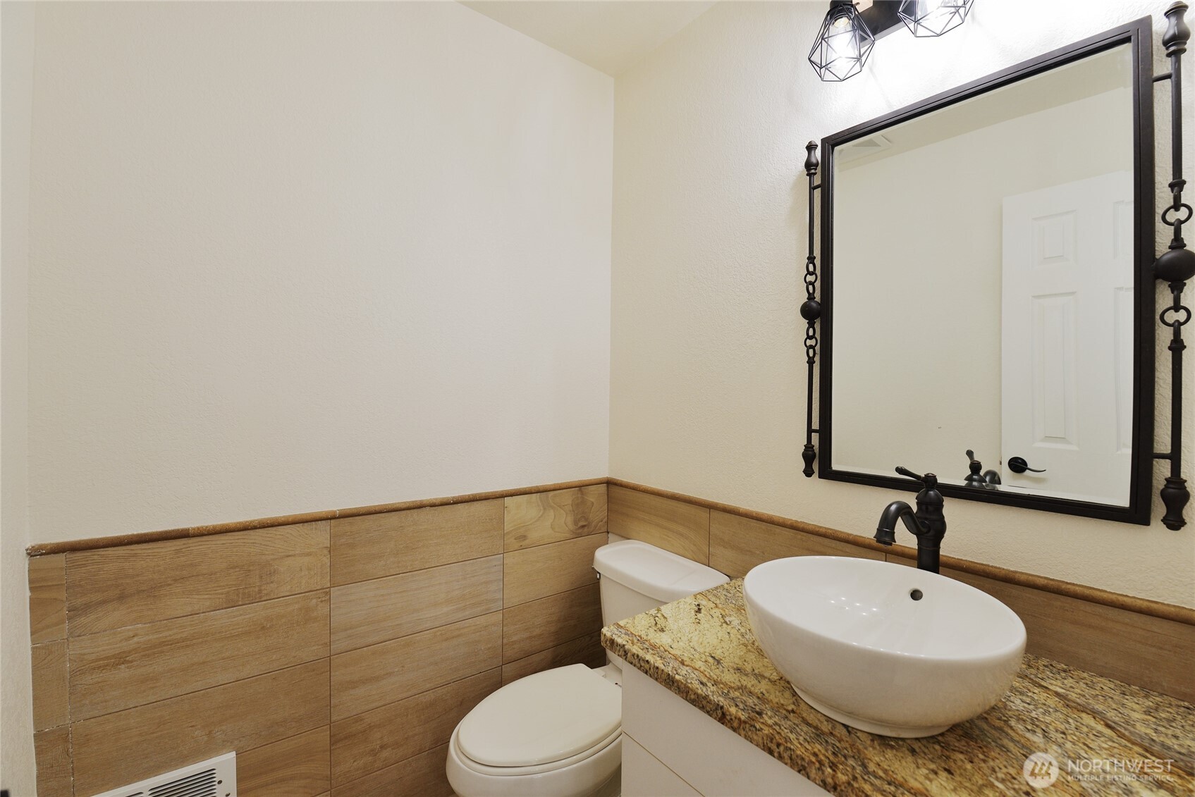 30 Crawford Lane Property Photo 12